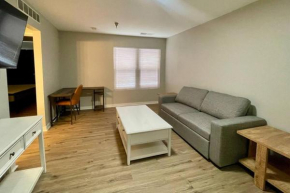 Aksarben Gem- WFH corner desk & minutes from I-80